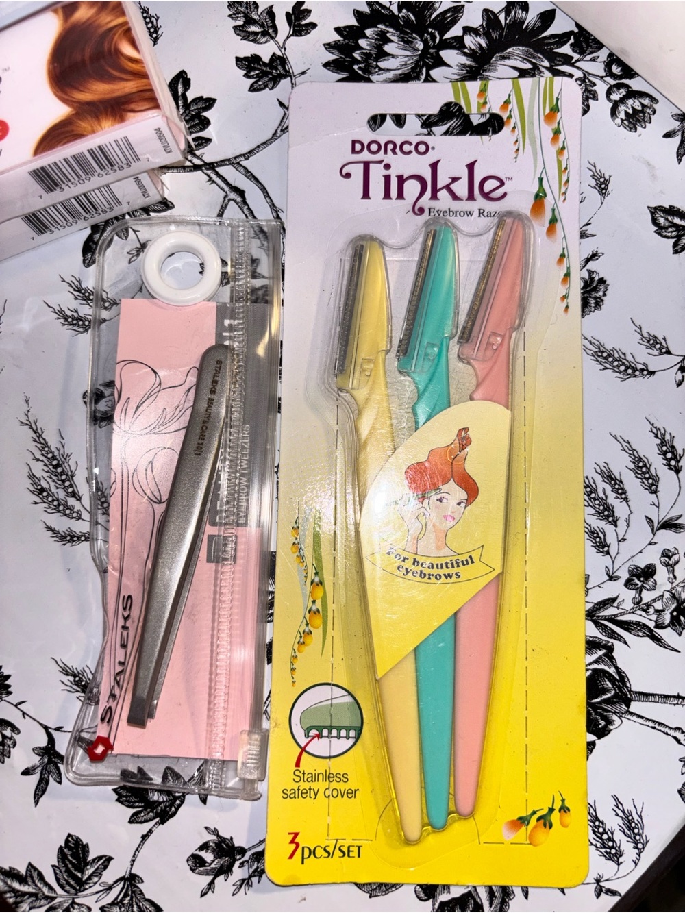 Tinkle Eyebrow Razors 3-Pack – Yellow, Teal, Pink with pair of Stalek tweezers!